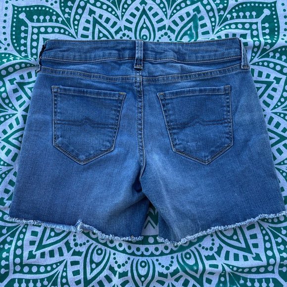 Arizona Jean Co. Distressed Jean Shorts Junior Size 3 - Picture 4 of 7